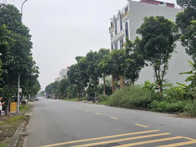 Bán 100m đất giãn dân khả lễ 2. Ngay cạnh ngã 4 lê thánh tông, thông thẳng ra nút giao tây nam. Mặt đường nguyễn quyền khả lễ. Phường võ cường bắc ninh