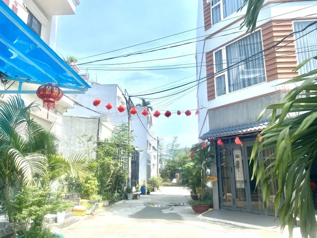 BÁN KHÁCH SẠN ĐƯỜNG LÃ XUÂN OAI, LONG TRƯỜNG - 56m2 - GIÁ 5.9 TỶ