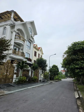 Bán đất biệt thự khu đại hoàng long phường võ cường TP Bắc Ninh 270m2 mặt 15m giá 21 tỷ