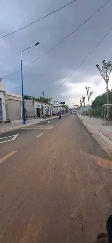 Bán Nhà 1 trệt 1 lầu hoàn công đầy đủ mặt tiền đường Bình Nhâm 40, Sau Lưng Sân Golf Sông Bé