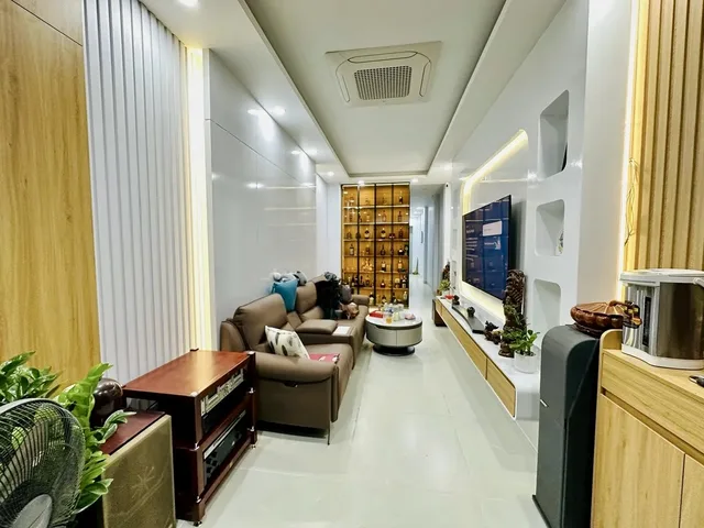 Nhà mới 5 tầng có thang máy Thái Thịnh Đống Đa – 49m², full nội thất, gần ô tô