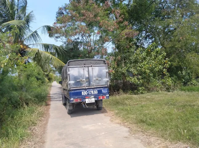 BÁN ĐẤT MẶT TIỀN ĐƯỜNG THÔNG NHIỀU HƯỚNG, CÁCH TPHCM 50KM, GẦN KHU DU LỊCH BIỂN TÂN THÀNH.