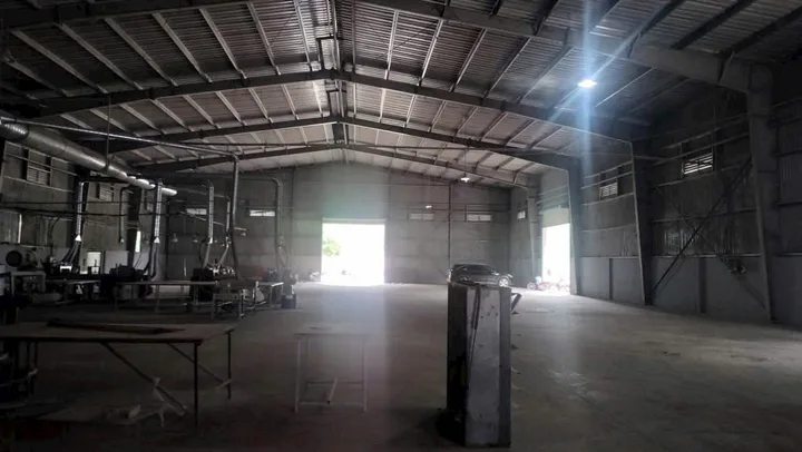 CHO Thuê Xưởng kv Bàu Bàng BD TP HCM 

Diện tích xưởng 1700m 
Khuôn viên Chung rộng rãi