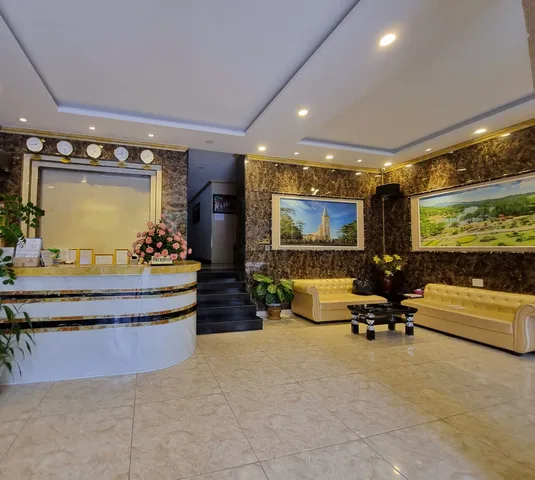 Bán khách sạn 41 phòng, 1306m2 sàn, mặt đường Phù Đổng Thiên Vương Đà Lạt, Đã Hoàn công