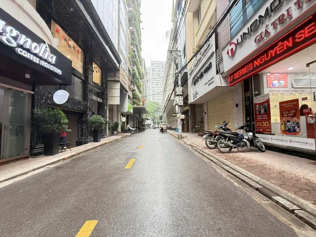 Bán nhà Thái Hà 40/60 T2m² ngang 4m giá 28.5 tỷ Phường Đống Đa (LH: Zalo 0862299066)