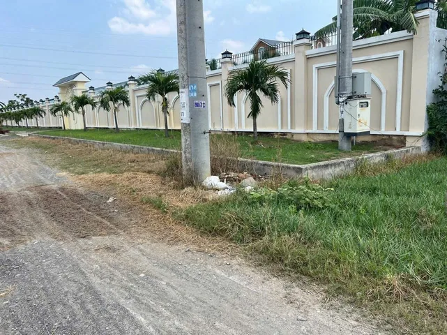 Bán đất 1043.4m² ngang 21m giá 9.9 tỷ Xã Đức Hòa
