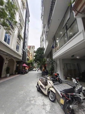 Bán nhà Nguyên Hồng 53m² ngang 5m giá 46.5 tỷ Phường Láng (LH: Zalo 0862299066)