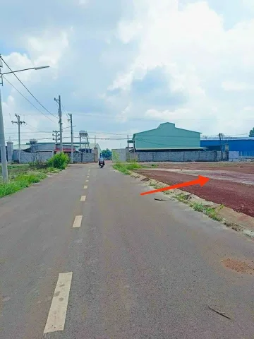 2 LÔ CẦN BÁN GẤP 10X40=400M2 TC SHR NGAY CHỢ ĐƯỜNG 18M GIÁ 290TR/s 093.888.9035