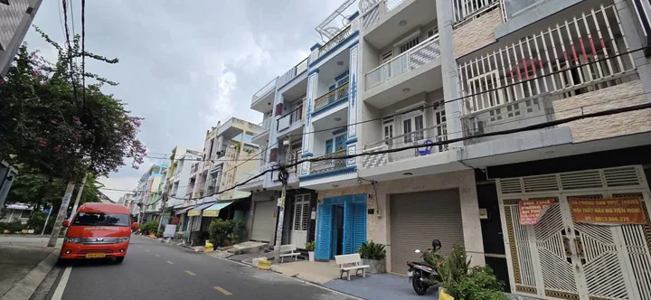 Bán nhà 64m² ngang 4m giá 10.7 tỷ Phường Bình Phú,Tặng Nội Thất