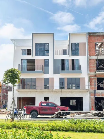 Sở hữu shophouse 4 tầng, dt sàn 250m2 mặt tiền kinh doanh Lê Lai Thành Phố Mới
