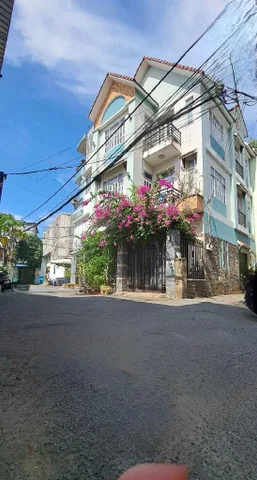 Biệt Thự 3 Tầng - Góc Hai Mặt Tiền Hẻm Ôtô Thông - DT: 85,1m² ngang 7,4m giá 11.6 tỷ Phường Tây Thạnh