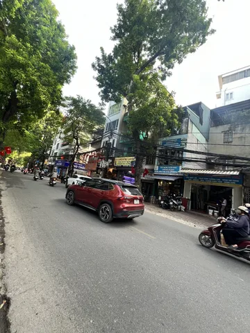 Bán nhà Mặt phố Hoàng Hoa Thám 84m² ngang 4m giá 27.9 tỷ Phường Tây Hồ (LH: Zalo 0862299066)