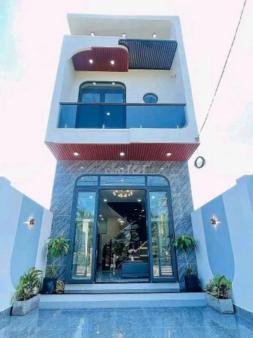 NHÀ ĐẸP MỚI 120M2, TẶNG NỘI THẤT, KẾ ỦY BAN, TRƯỜNG HỌC VÀ BỆNH VIỆN