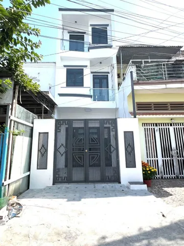 NHÀ PHỐ 1 TRỆT 2 LẦU – NHÁNH NGÔ GIA TỰ, P. RẠCH GIÁ
VỊ TRÍ TRUNG TÂM – KHÔNG GIAN SỐNG ĐẲNG CẤP NGAY LÕI ĐÔ THỊ