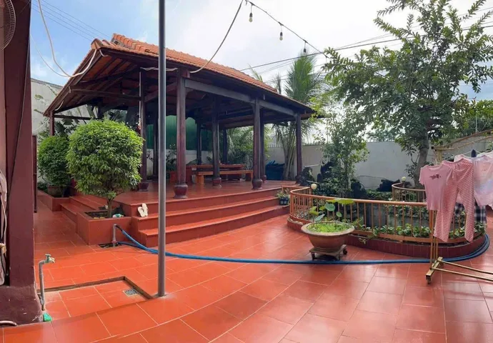 Nhà Vườn góc 2 mặt tiền 19,5x23, thổ cư, bán nhanh 3tỷ200tr