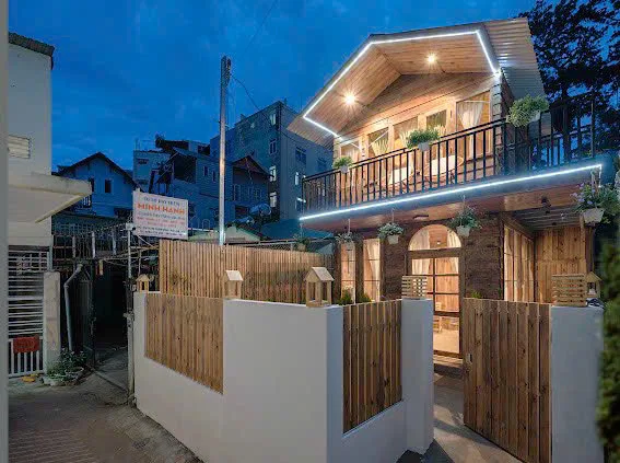 CẦN BÁN NHÀ GỖ NHỎ XINH ĐƯỜNG TRẦN PHÚ PHƯỜNG XUÂN HƯƠNG, ĐÀ LẠT