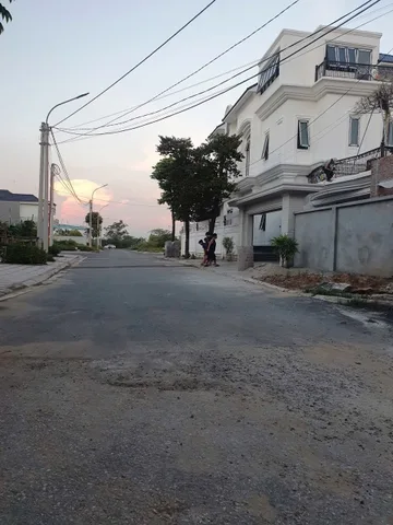 Bán đất 90m² ngang 5m giá 4.4 tỷ Phường Thanh Miếu