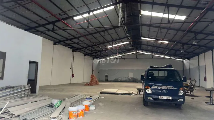 Xưởng QL 13 Thuận An 1000m² PCCC Tự động sẵn Văn phòng đường cont