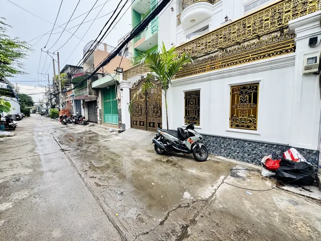 Biệt Thự - 4 Tầng, DT: 8x18= 144m² , giá 16 tỷ Phường Bình Trị Đông