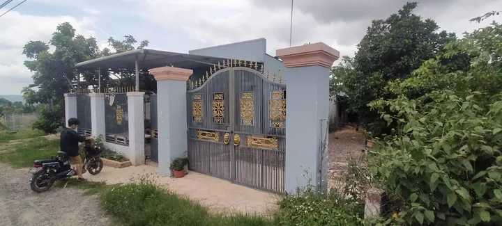 Bán đất tặng nhà mặt tiền thôn 10 , xã Lộc Nam, huyện Bảo Lâm tdt 591m2 ( 200m2 thổ) giá ngộp 1,3 tỷ