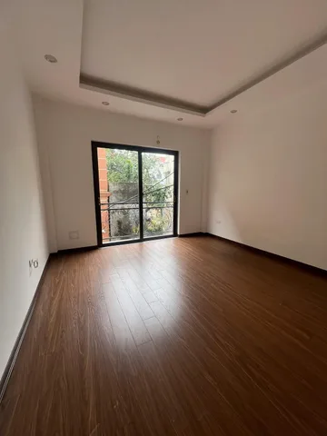 ## **🔥 Bán Nhà Xuân Đỗ, Long Biên 5T, 33m2 giá 6,25 tỷ Đẹp Không Tì Vết – Ngõ Thoáng 🔥**
