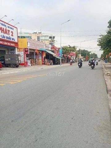 NHÀ MẶT TIỀN 196M ĐƯỜNG NGUYỄN DU BÌNH HÒA VỊ TRÍ KINH DOANH SẦM UẤT