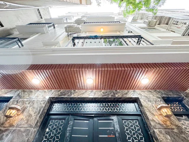 BÁN TÒA NHÀ CCMN ĐƯỜNG NGUYỄN TRÃI. 110M2 - 7 TẦNG. THANG MÁY. 28 PHÒNG.