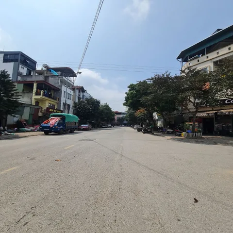🏡 SĐCC bán Biệt thự đơn lập 190m2 trung tâm Đa Tốn. Mt 8m đường 15m giá đầu tư. Lh 0989894845 💥