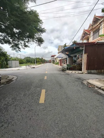 Bán đất 71m² ngang 4,25m giá 1.2 tỷ Phường Thiên Hương kiền bái cũ. 
Lh: 0382341632
Em Liên