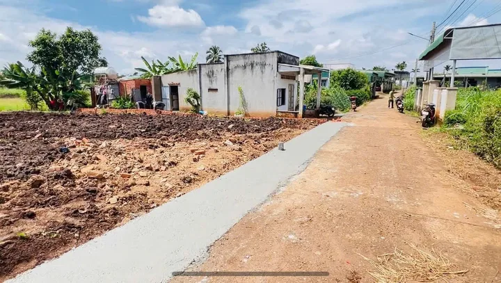 Đất sau chợ Eakao, giá cực rẻ 10x18m 650tr, thổ cư, ngay khu dân cư