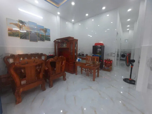 Bán nhà 5x24 trệt lầu, gần ngã 5 chợ Tân Bửu, giá tốt 1,5 tỷ