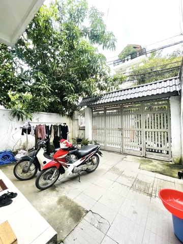 🚗 BÁN NHÀ 3 TẦNG - 100M2( 5.5*18), HOÀN CÔNG - 4PN, 3WC - CÁC TRƯỜNG ĐH VÂY QUANH - HẺM XE HƠI CÁCH HOÀNG DIỆU 2 VÀI BƯỚC CHÂN - LINH TRUNG, THỦ ĐỨC.