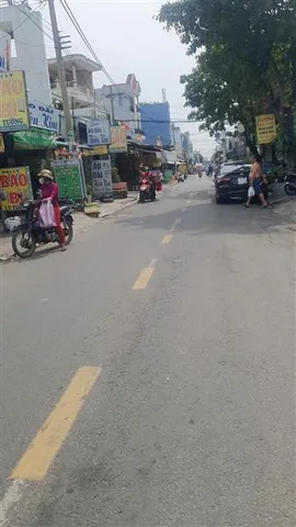 Mặt Tiền Đường Ấp Chiến Lược - Nhà 2 Tầng, DT : 124m² full thổ cư ngang 6m giá 17.7 tỷ tại Phường Bình Hưng Hòa