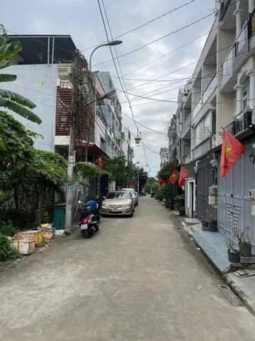 Nhà Bè - đất thổ cư ngay công an Phước Kiển; HXH 6m; 6,4x12m; không quy hoạch