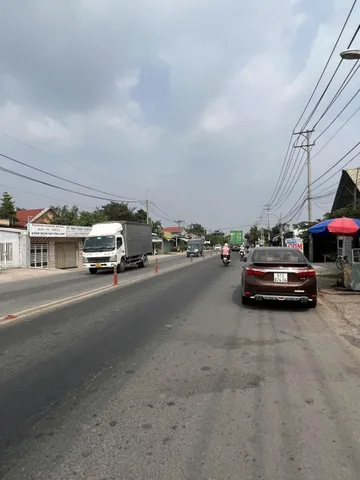 Đất Củ Chi! Bán lô đất 2 mặt tiền đường Tỉnh Lộ 8, dt 937m2, có 300m thổ, xã Bình Mỹ.