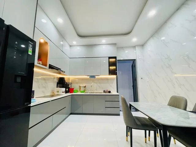 Cơ hội đầu tư. Nhà 64,5m2 Nhiêu Tứ, Phú Nhuận xây 4 tầng. Dòng tiền 16tr/tháng