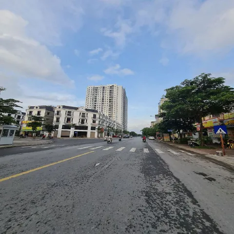 56m2 đất trung tâm Trâu Quỳ, Gia Lâm. Mt 4,4m, vuông vắn. 7 chỗ vào nhà giá tốt. Lh 0989894845