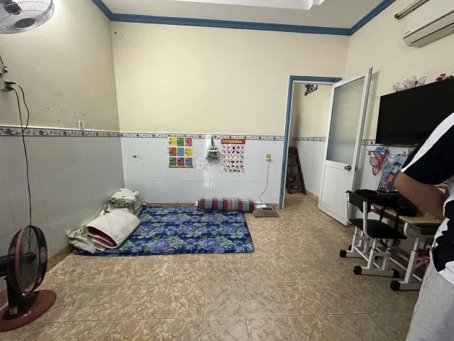71m  đất 3tỷ6 phường Bình Chiểu ( cứ) Ko quy hoạch có sẵn nhà cấp 4 . Hẻm ô nhỏ đến cổng