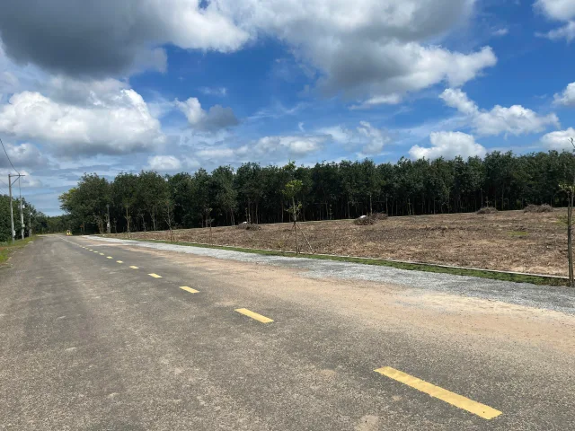 Bán đất 17000m² ngang 200m giá 8.9 tỷ Xã Phước Thành
