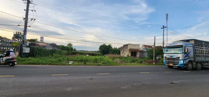 Bán đất 1679.2m² ngang 30m giá 19.5 tỷ Xã Hòa Phú, thổ cư 1200m2