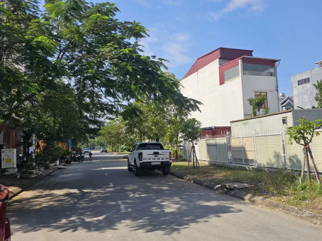 Bán 122.8m đất giãn dân yên mẫn vạn an dãy L4 nhìn dự án parado vạn an. Làn 2 đường thiên đức. Phường kinh bắc bắc ninh