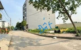 Đất ô tô, đường thông, cách ĐHQG 2km, ĐH FPT 2.5km, 500m tới Metro, 100m2, MT 7m