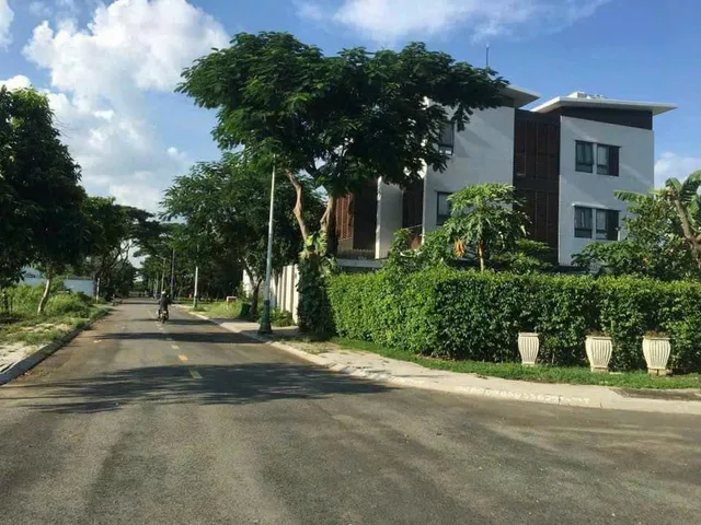 Đất 100m² ngay đầu Làng Bưởi Tân Triều. Chỉ 1,25 tỷ /nền.
Tặng bản vẽ thiết kế nhà khi khách giao dịch đất nền.