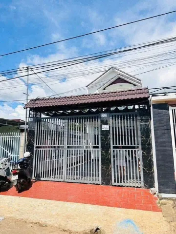 Nhà 1 trệt 1 lầu đường nhựa oto, 4PN, sân 2 oto, bán 2tỷ500