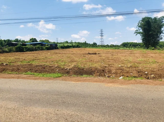 Bán đất 18060.1m² ngang 200m giá 37 tỷ Phường Long Nguyên