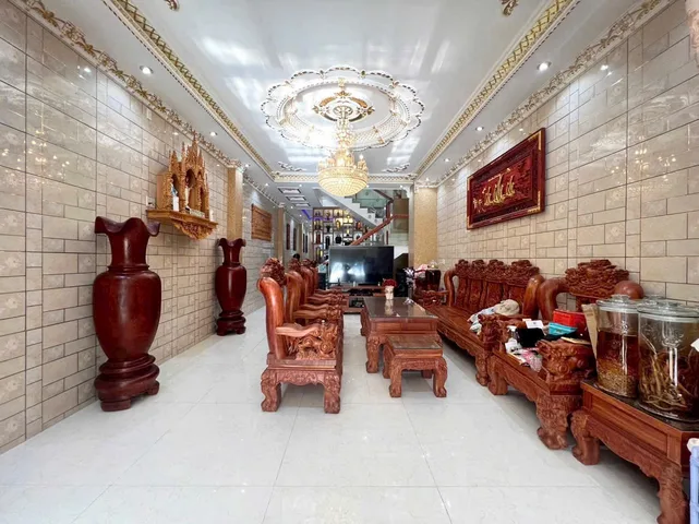 Bán nhà hoàn thiện P28 Tôn Đức Thắng Phú Cường Rạch Giá. Vị trí vàng cạnh Trường Võ Văn Kiệt Rạch Giá, nhà ốp tường gạch cao cấp nội thất gỗ xịn mịn 4 phòng ngủ 5 wc rộng thoáng