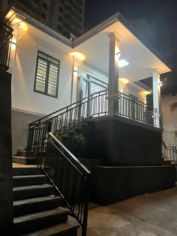 BÁN NHÀ MÁI THÁI ĐẦU NGÕ 8,CAO THẮNG,HẠ LONG
