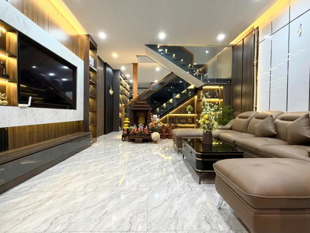 Mặt tiền Hoàng Hoa Thám 96m2, 3 PN, nhà rộng thoáng đẹp. Bán 5tỷ890 Thương Lượng