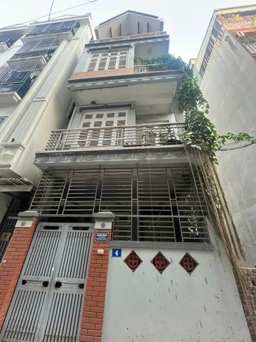 Bán nhà Phú Diễn, 4 tầng, 54m2, ô tô đỗ cửa, tiện ích tràn ngập xung quanh!