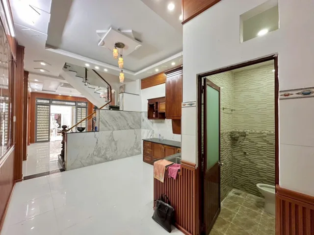 Bán nhà hẻm đường số 6, Bình Hưng Hòa dt 56m2, 3 lầu, 5pn, 4wc giá 6,15 tỷ